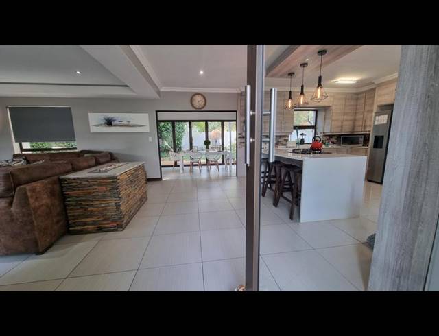 4 BEDROOM PROPERTY TO RENT IN MIDSTREAM RIDGE